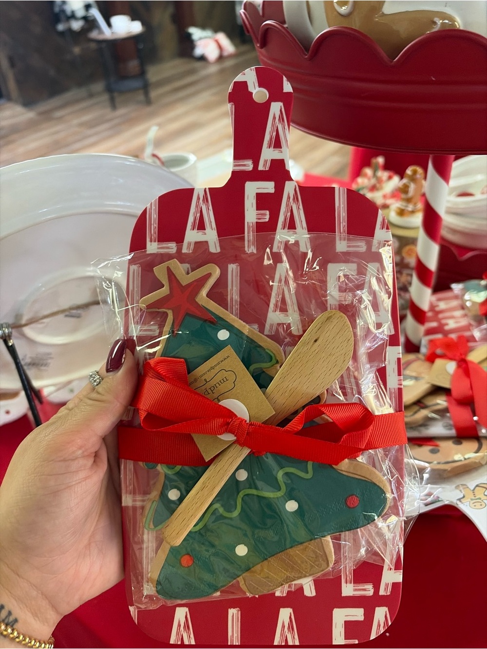 Mud Pie Green & Red Wooden Christmas Tree serving Gift Set with Red Bow